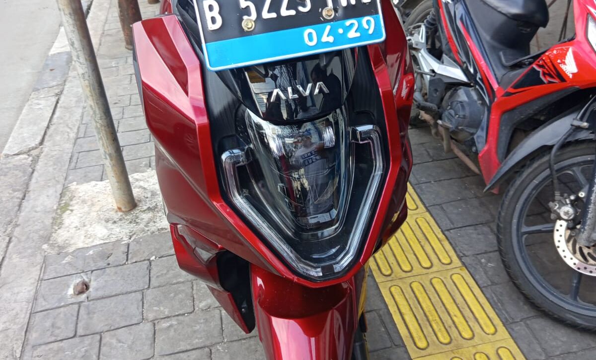 Alva One Red Edition