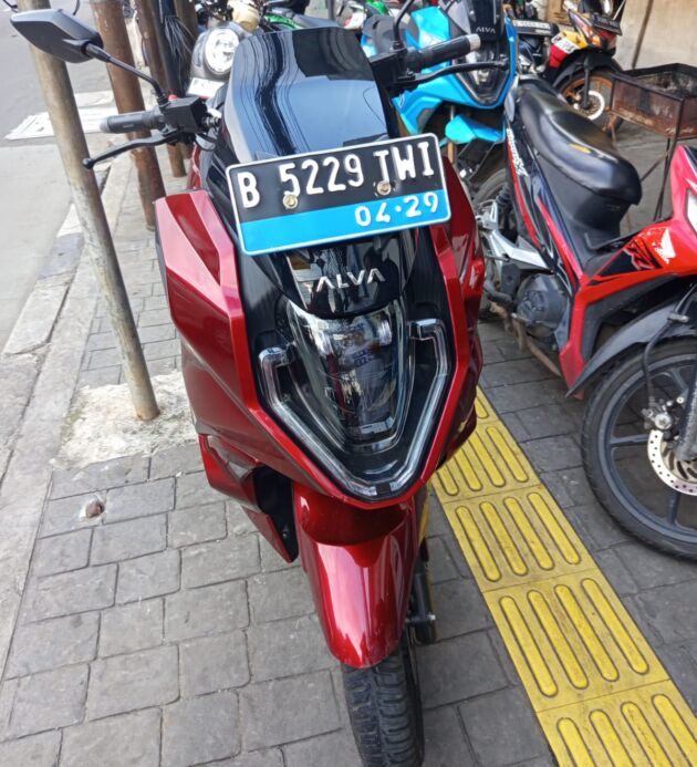 Alva One Red